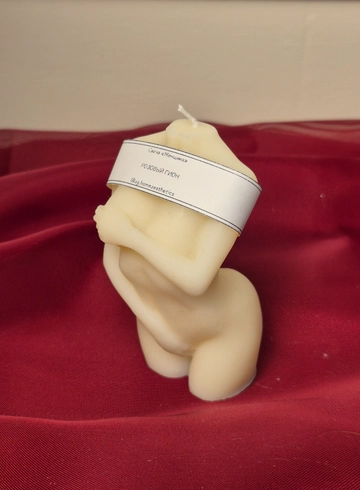 Свеча &laquo;Женщина&raquo; из соевого воскв от интернет-магазина цветов в 