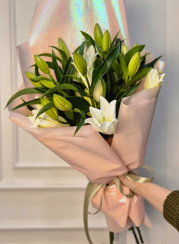 Букет из 5 лилий  от интернет-магазина цветов в 